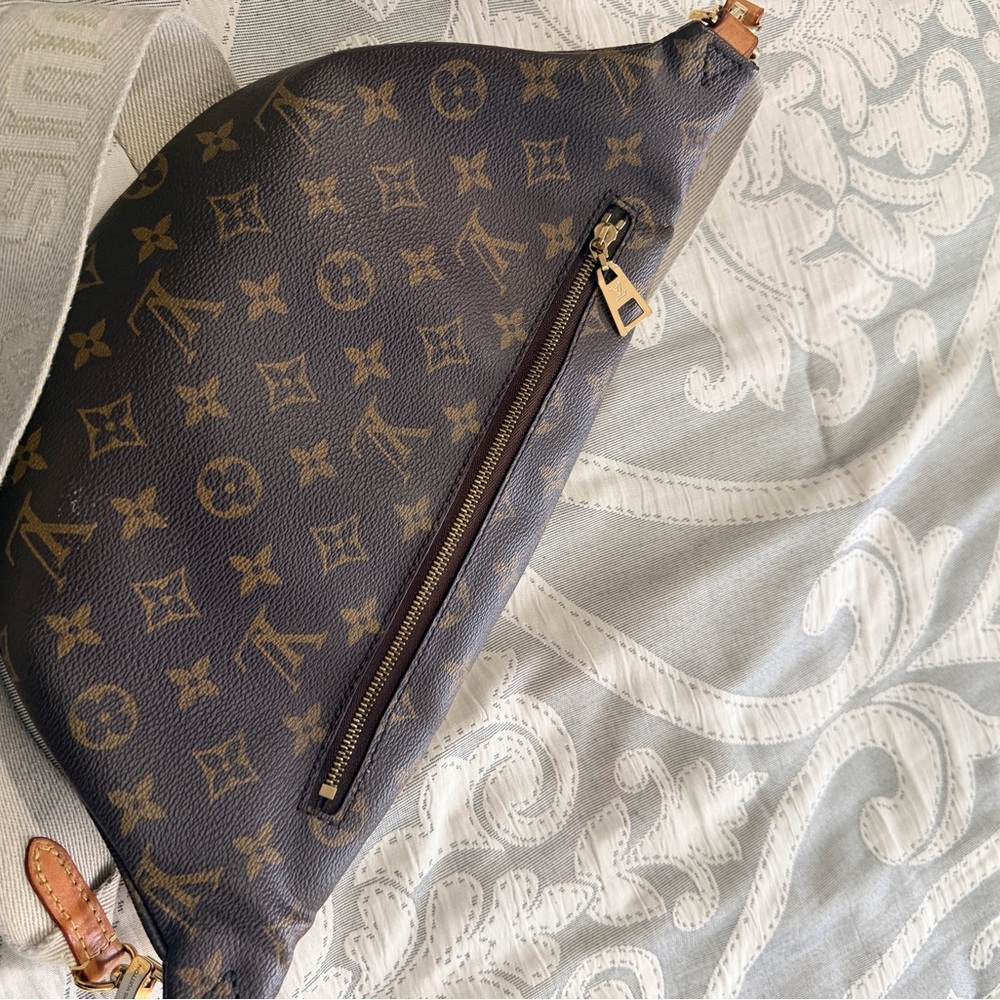 Louis Vuitton Monogram Canvas High Rise Bumbag - Picture 5 of 8